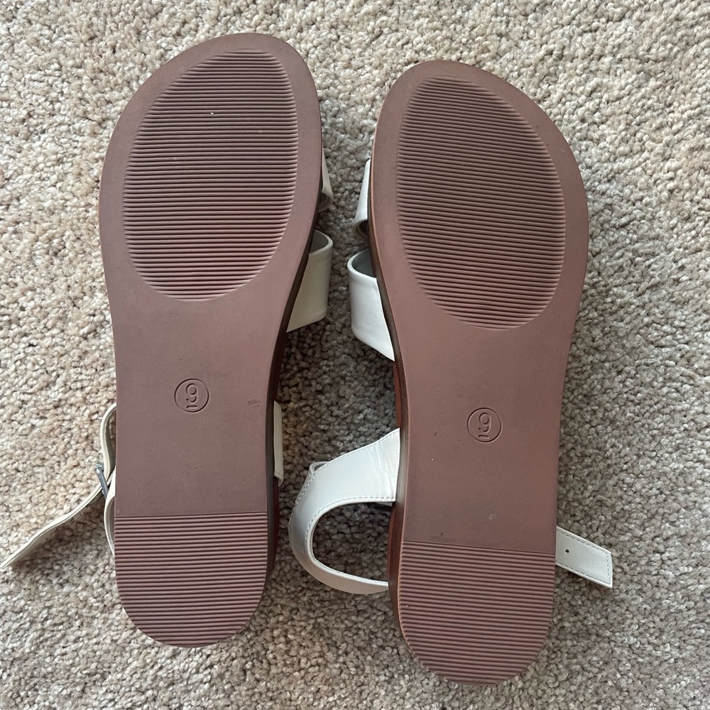 Universal Thread White Platform Sandals - Picture 3 of 5